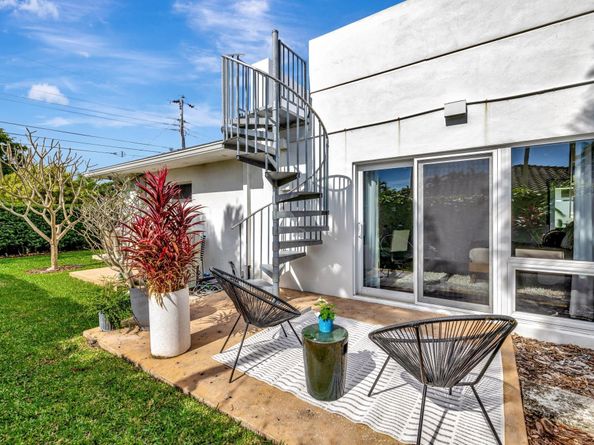 2425 NE 26th Ave, Fort Lauderdale FL 33305