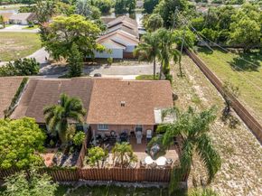5721 Bennington Way, Lake Worth FL 33463