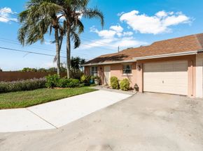5721 Bennington Way, Lake Worth FL 33463