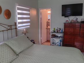 1070 NW 149th St, Miami FL 33168