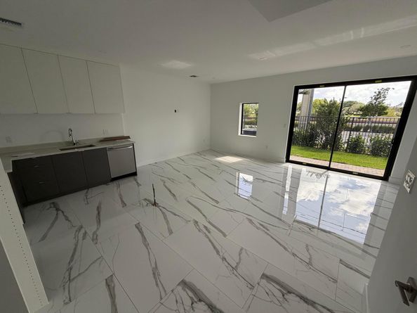 1544 NW 1st Avenue, Pompano Beach FL 33060