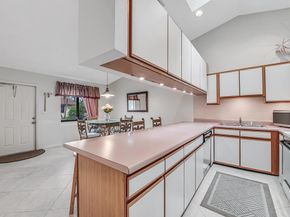 815 Andrew Redding Road 202, Lantana FL 33462