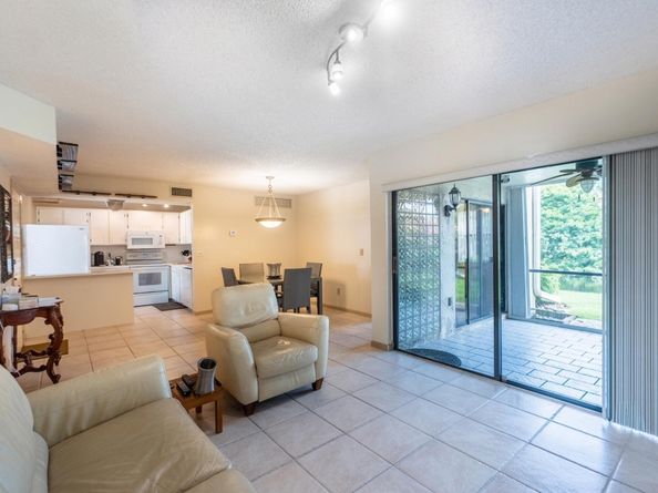 9819 NW 3rd Court 3, Plantation FL 33324
