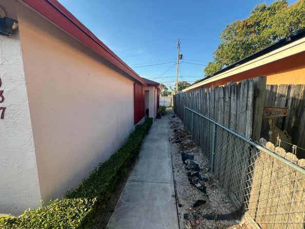 1037 17th Street, West Palm Beach FL 33407