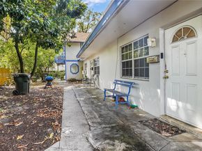 898 NE 39th Street, Oakland Park FL 33334