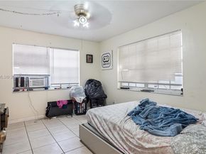 898 NE 39th Street, Oakland Park FL 33334