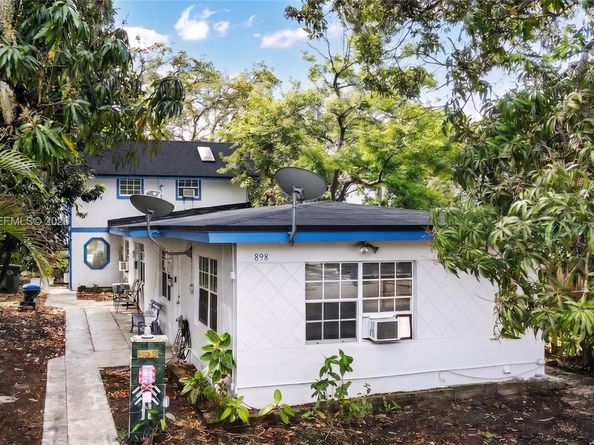 898 NE 39th Street, Oakland Park FL 33334