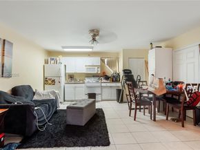 898 NE 39th Street, Oakland Park FL 33334