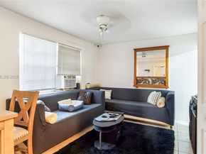 898 NE 39th Street, Oakland Park FL 33334