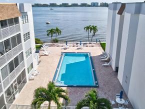 1502 S Lakeside Drive 118, Lake Worth Beach FL 33460