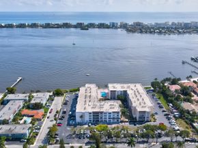 1502 S Lakeside Drive 118, Lake Worth Beach FL 33460