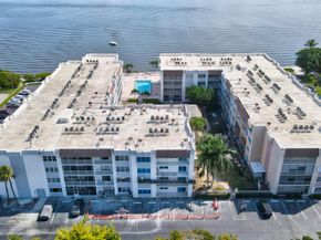 1502 S Lakeside Drive 118, Lake Worth Beach FL 33460