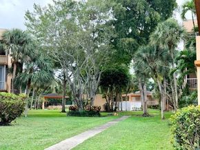 8390 Lagos De Campo Bl 305, Tamarac FL 33321