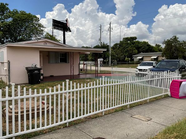 2100 Mercer Avenue, West Palm Beach FL 33401