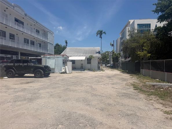 1236 NW 5th Street, Miami FL 33125