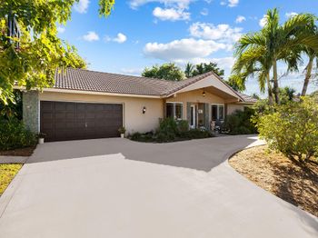 560 El Dorado Pkwy