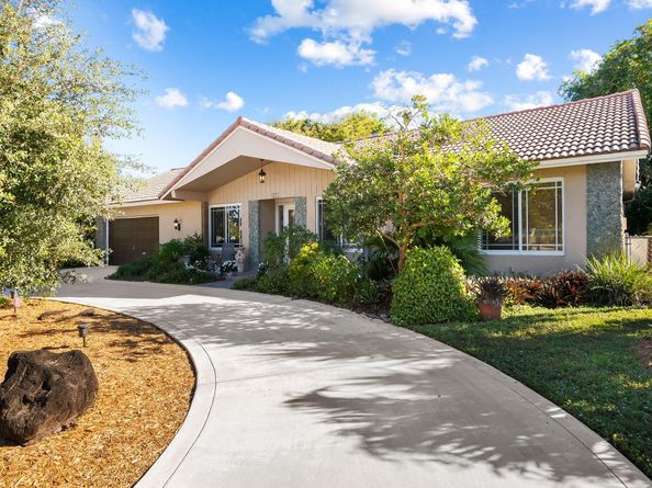 560 El Dorado Pkwy, Plantation FL 33317