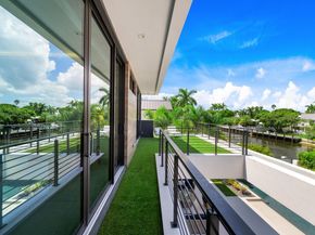 31 Pelican Dr, Fort Lauderdale FL 33301