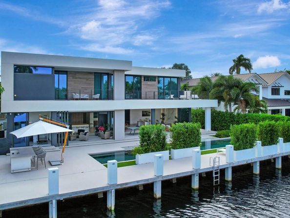 31 Pelican Dr, Fort Lauderdale FL 33301