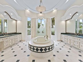 42 Saint Thomas Drive, Palm Beach Gardens FL 33418