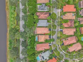 941 Bluewood Ter, Weston FL 33327