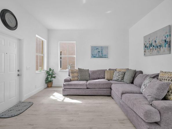 941 Bluewood Ter, Weston FL 33327