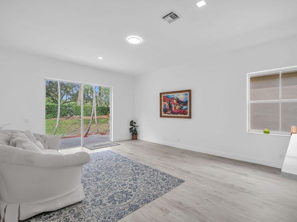 941 Bluewood Ter, Weston FL 33327