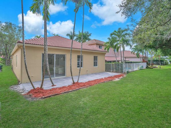 941 Bluewood Ter, Weston FL 33327