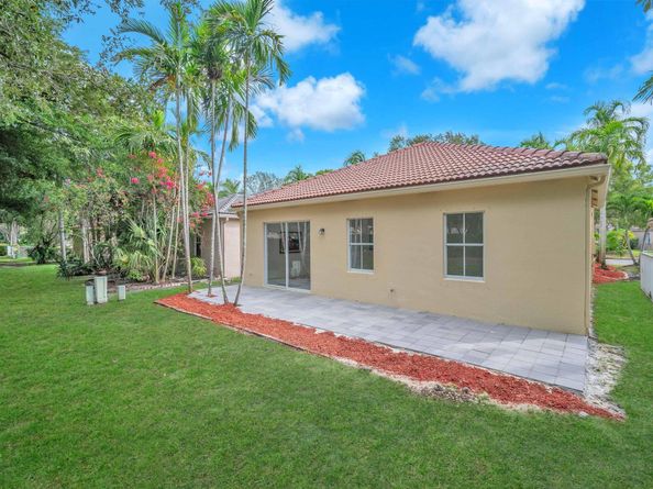 941 Bluewood Ter, Weston FL 33327