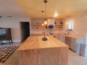 818 NW 28th Ct, Wilton Manors FL 33311