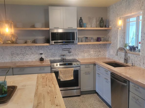 818 NW 28th Ct, Wilton Manors FL 33311
