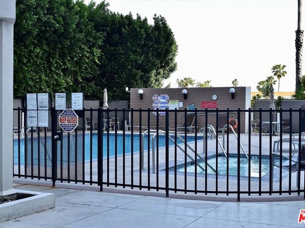 7250 Franklin Avenue 204, Los Angeles CA 90046