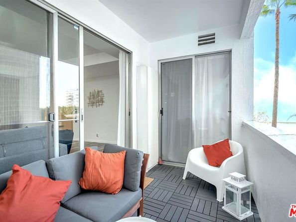 7250 Franklin Avenue 204, Los Angeles CA 90046