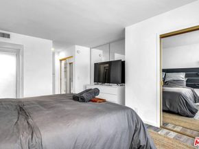 7250 Franklin Avenue 204, Los Angeles CA 90046