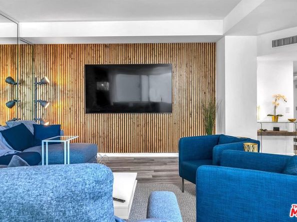 7250 Franklin Avenue 204, Los Angeles CA 90046