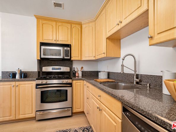 101 California Avenue 805, Santa Monica CA 90403