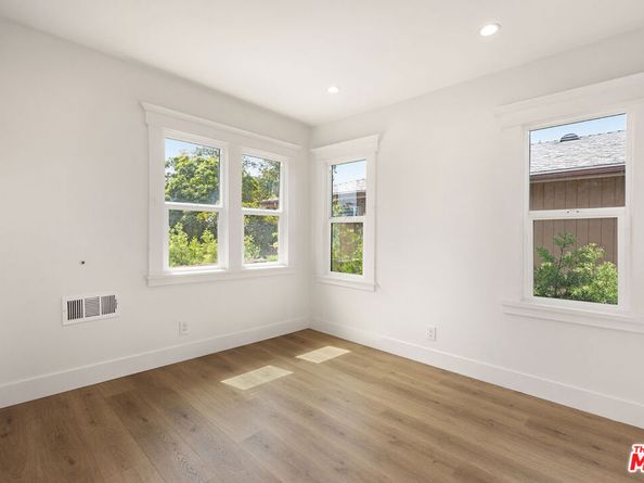 6631 De Longpre Avenue, Los Angeles CA 90028