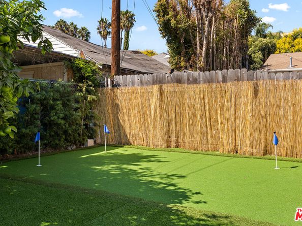 6631 De Longpre Avenue, Los Angeles CA 90028