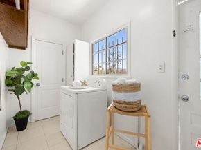 155 N Detroit Street, Los Angeles CA 90036