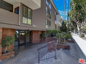 911 N Kings Road 310, West Hollywood CA 90069