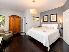 5677 Spreading Oak Drive, Los Angeles CA 90068