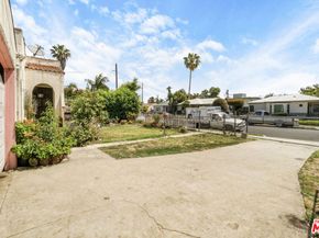 933 Holly Street, Inglewood CA 90301