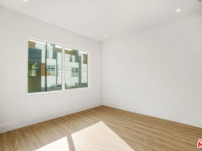 4017 Grand View Boulevard, Culver City CA 90066