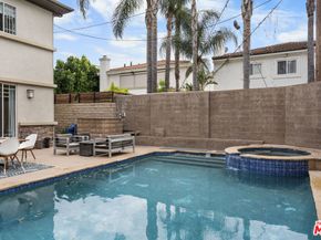 18330 Hanan Court, Tarzana CA 91356