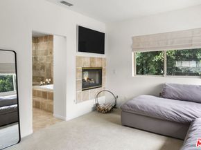 18330 Hanan Court, Tarzana CA 91356