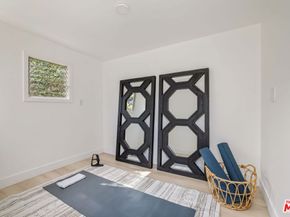 1413 Allenford Avenue, Los Angeles CA 90049