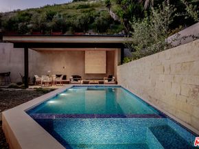 1205 Las Lomas Place, Pacific Palisades CA 90272