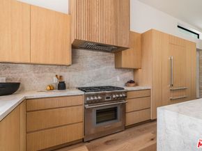 1205 Las Lomas Place, Pacific Palisades CA 90272