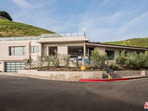 1205 Las Lomas Place, Pacific Palisades CA 90272