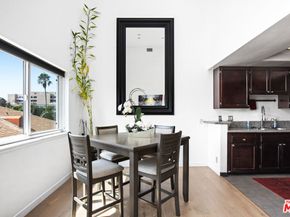 432 S Hamel Road 302, Los Angeles CA 90048